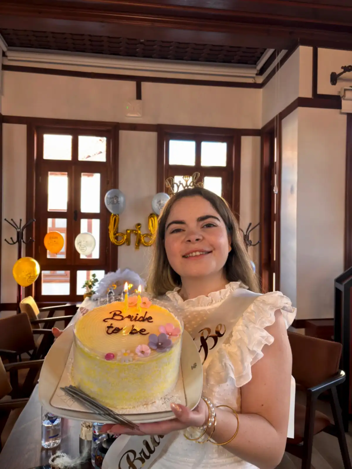 Kahkahalar ve Dostlukla Dolu Bekarlığa Veda, Vitalen Cafe’de Kutlandı